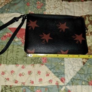 Smaller wristlet